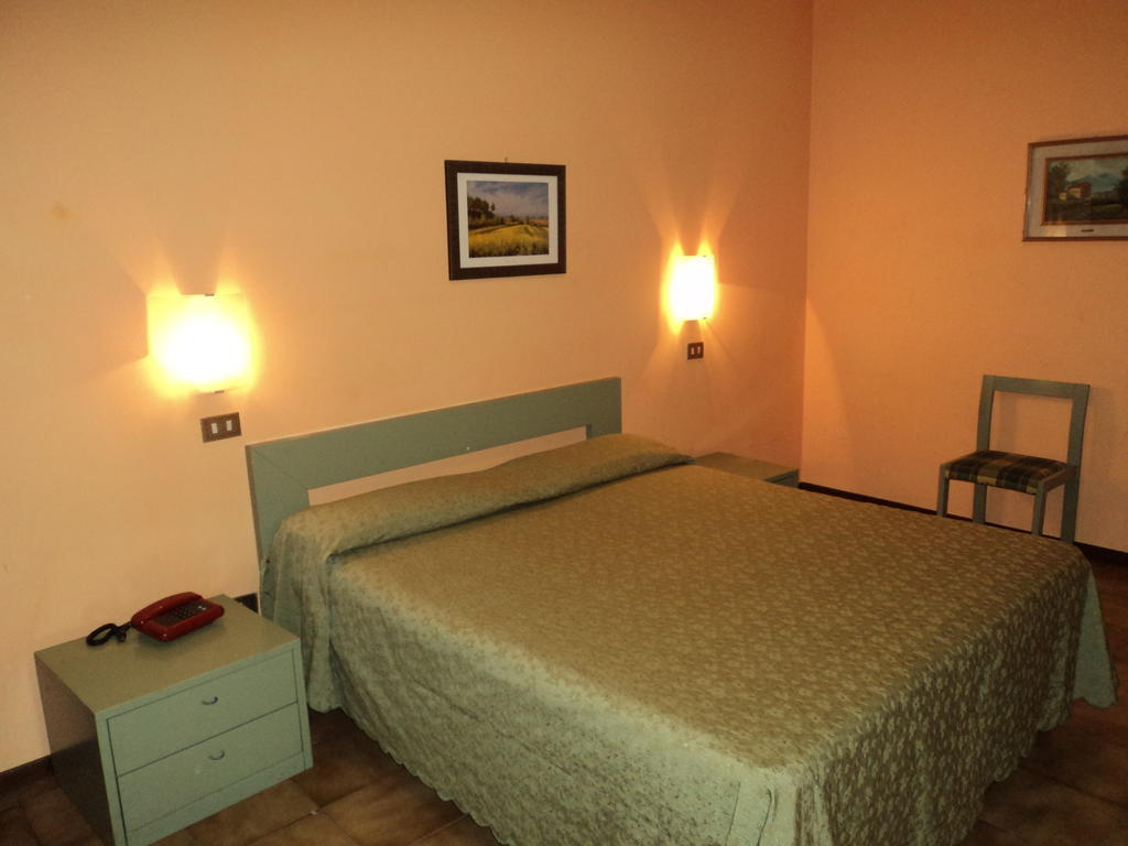 Hotel Zenith Montecatini Terme Zimmer foto